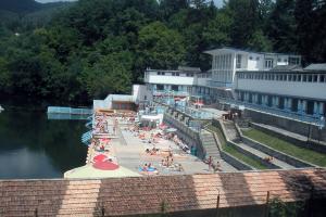 obr�zek: pict0002.jpg; rozli�en�: 300 � 200 px; velikost 15 kb;